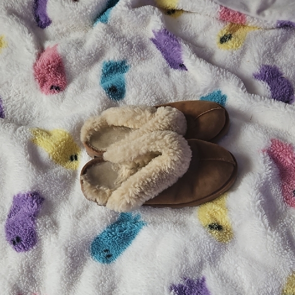 UGG Brown and Cream Women's Slippers - Picture 2 of 4